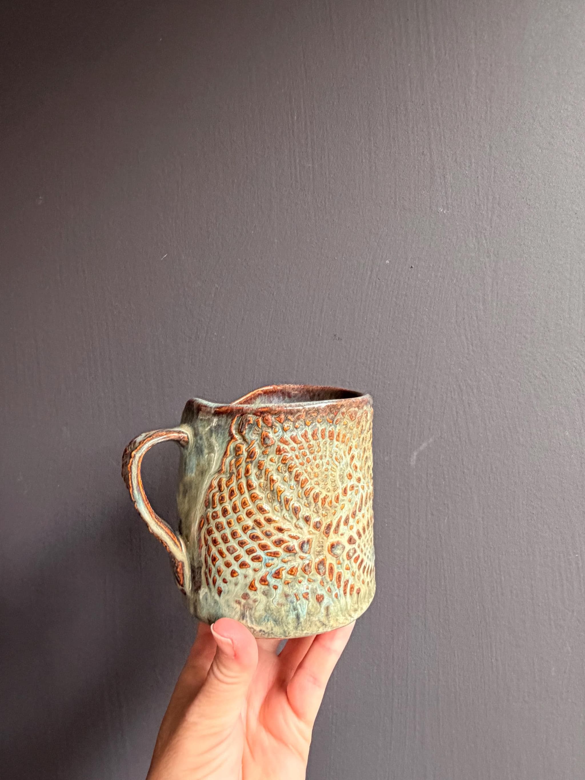 Mok — Sage Green Lace, Stimmungsfoto