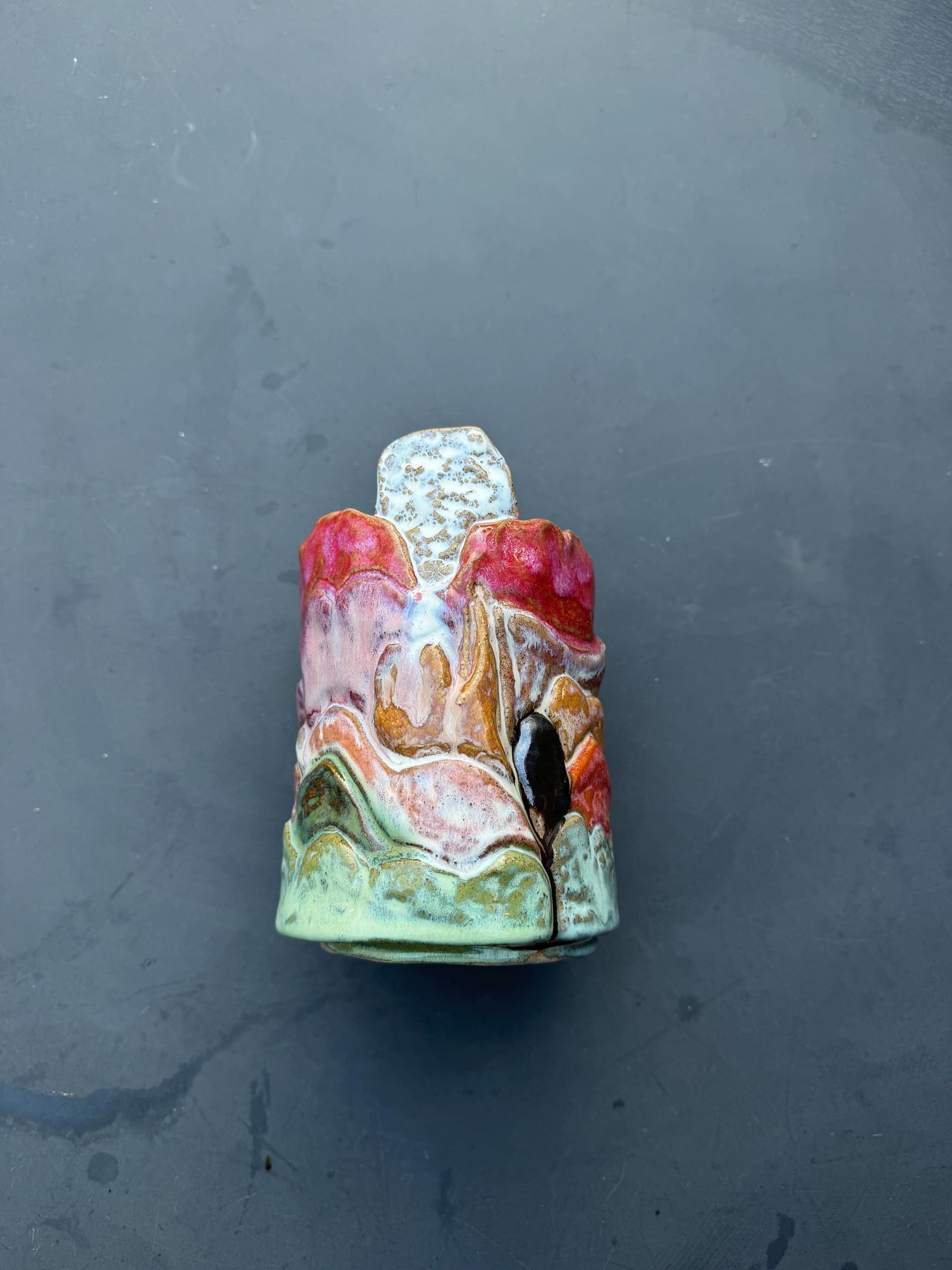 Coral Cliff Sculpted Vase, Sunset Mountain Handmade Pottery — foto 5