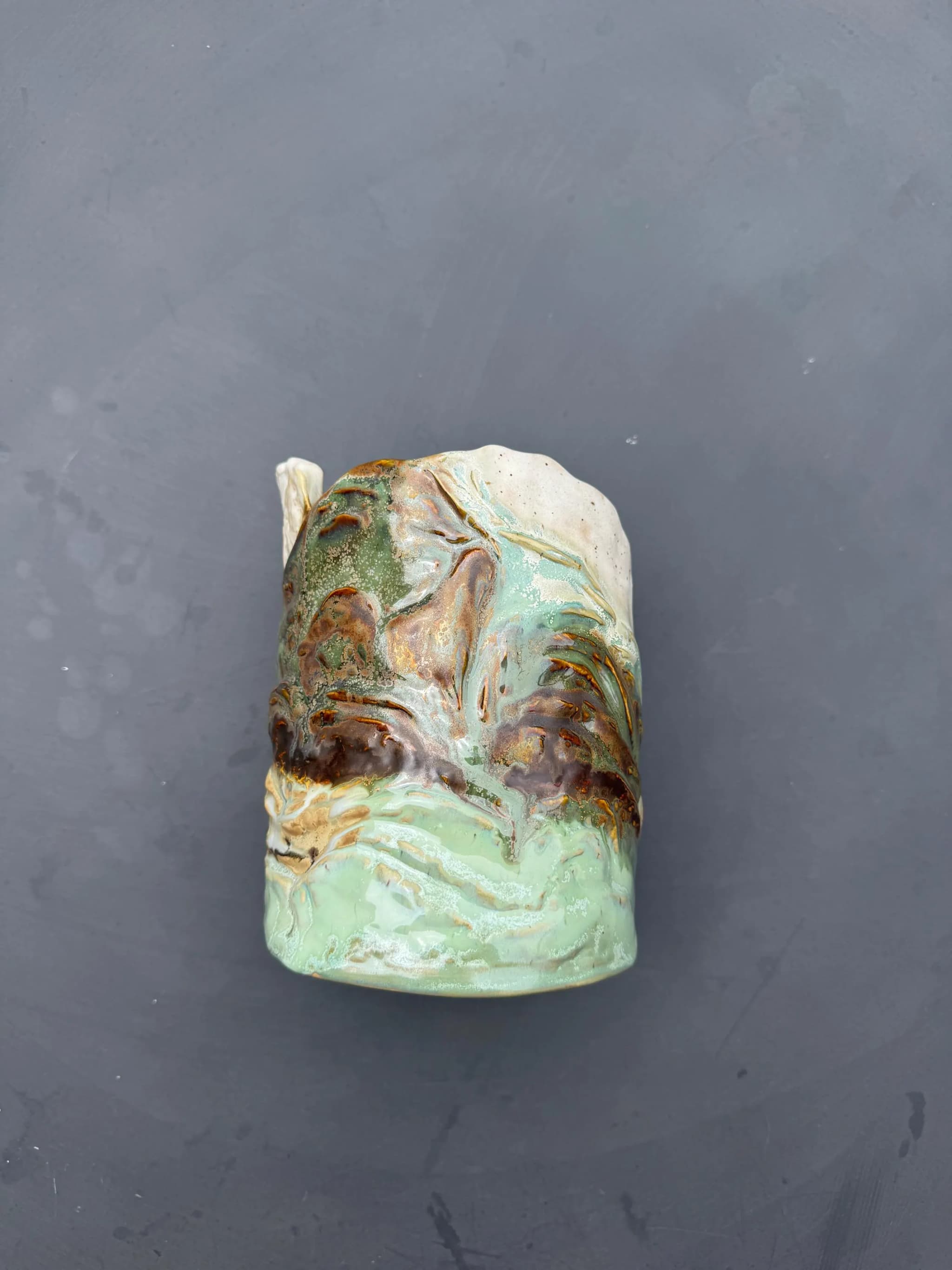 Alpine Peak Sculpted Vase, Snowcapped Mountain Ceramic, Handmade Pottery — foto 10