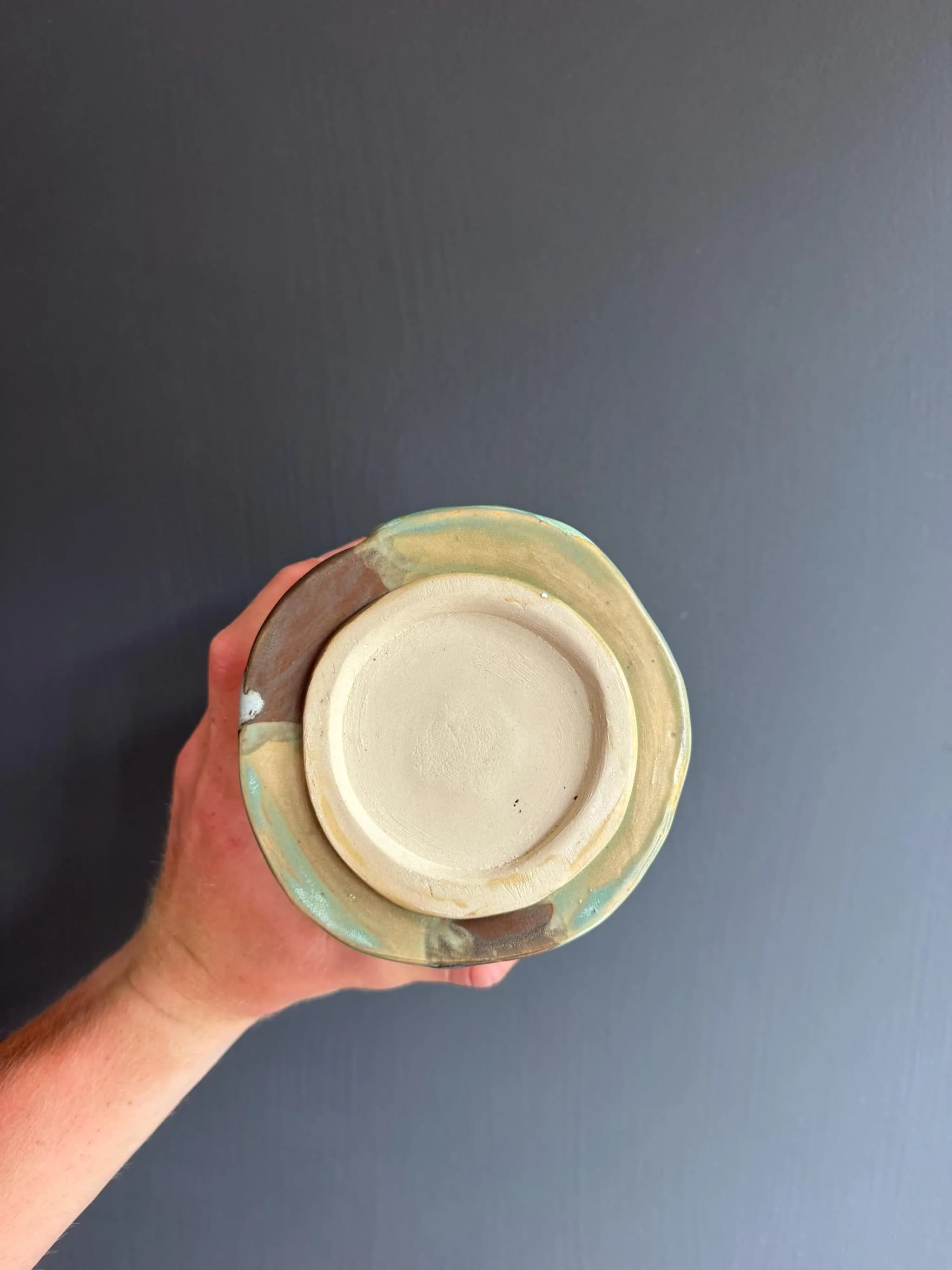 Alpine Peak Sculpted Vase, Snowcapped Mountain Ceramic, Handmade Pottery — foto 6