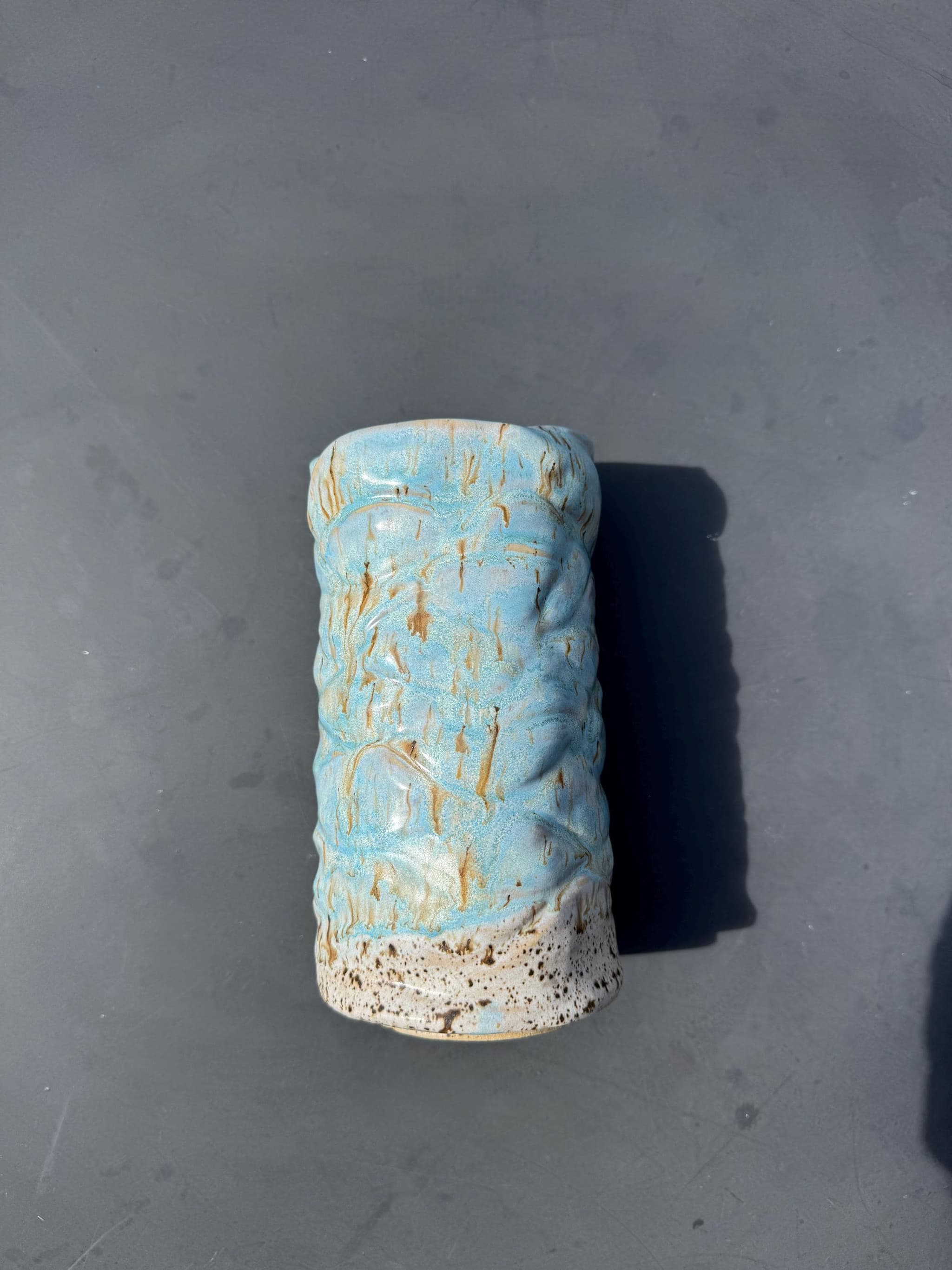 Tall Ceramic Cylinder Vase, Handmade Powder Blue Speckled Stoneware, 21cm Textured Minimalist Flower Vase — foto 7