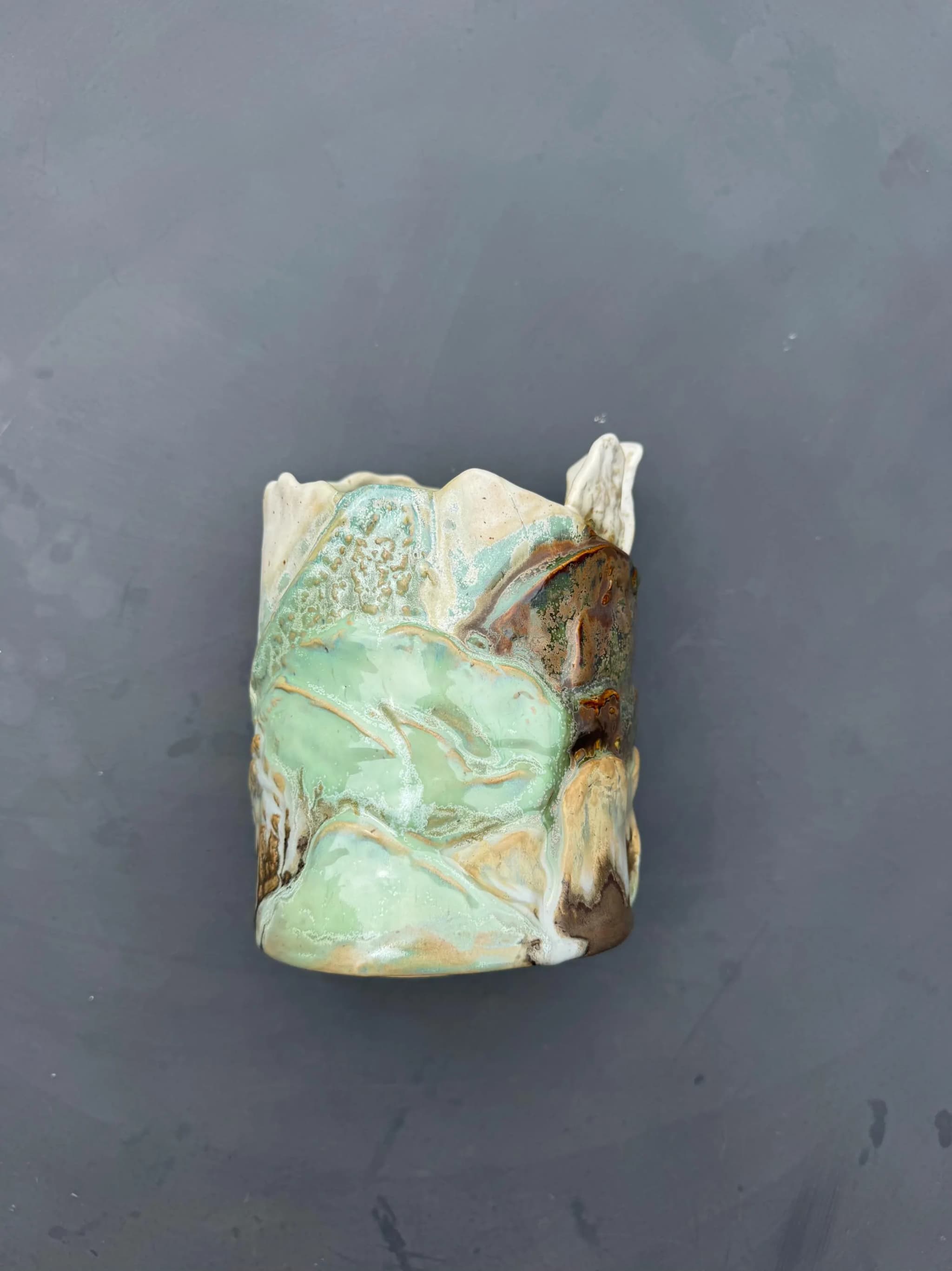 Alpine Peak Sculpted Vase, Snowcapped Mountain Ceramic, Handmade Pottery — foto 9