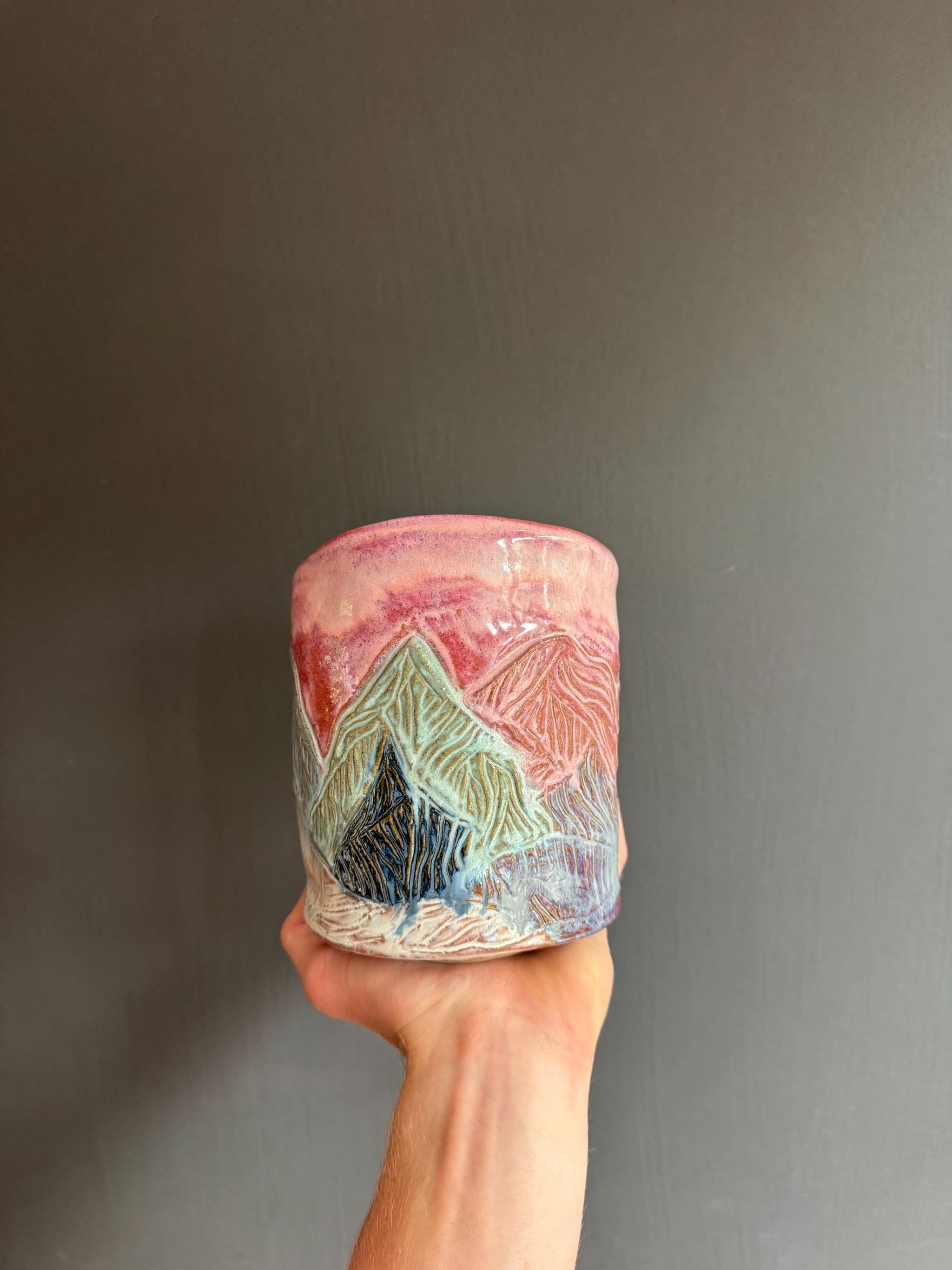 Mountain Lake Sunset Vase, Sculpted Alpine Ceramic, Handmade Pottery — foto 4