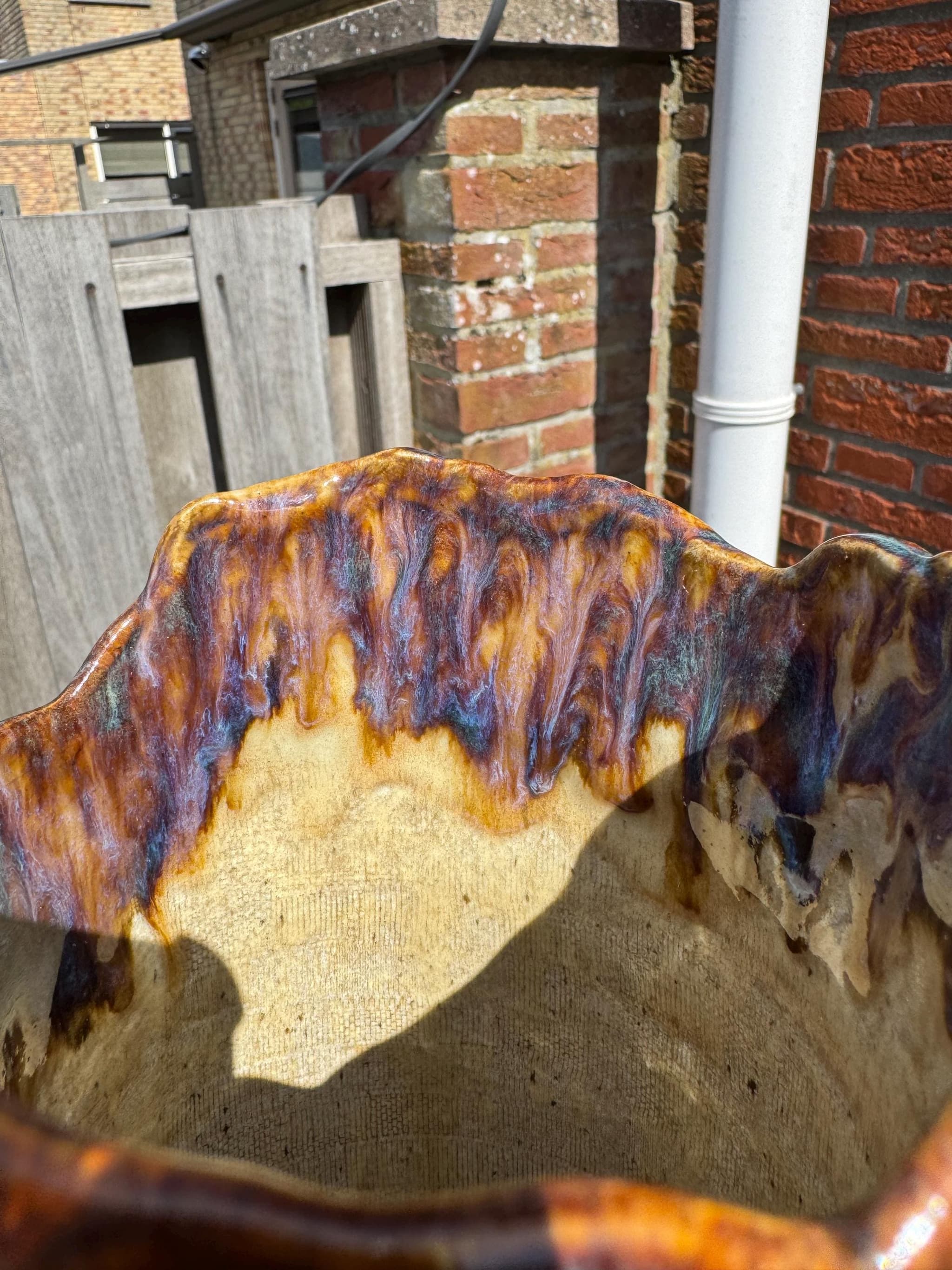 Sculpted Ceramic Vase, Handmade Blue Glaze Canyon Landscape Pottery, 19cm Scalloped Rim Flower Vase — foto 10