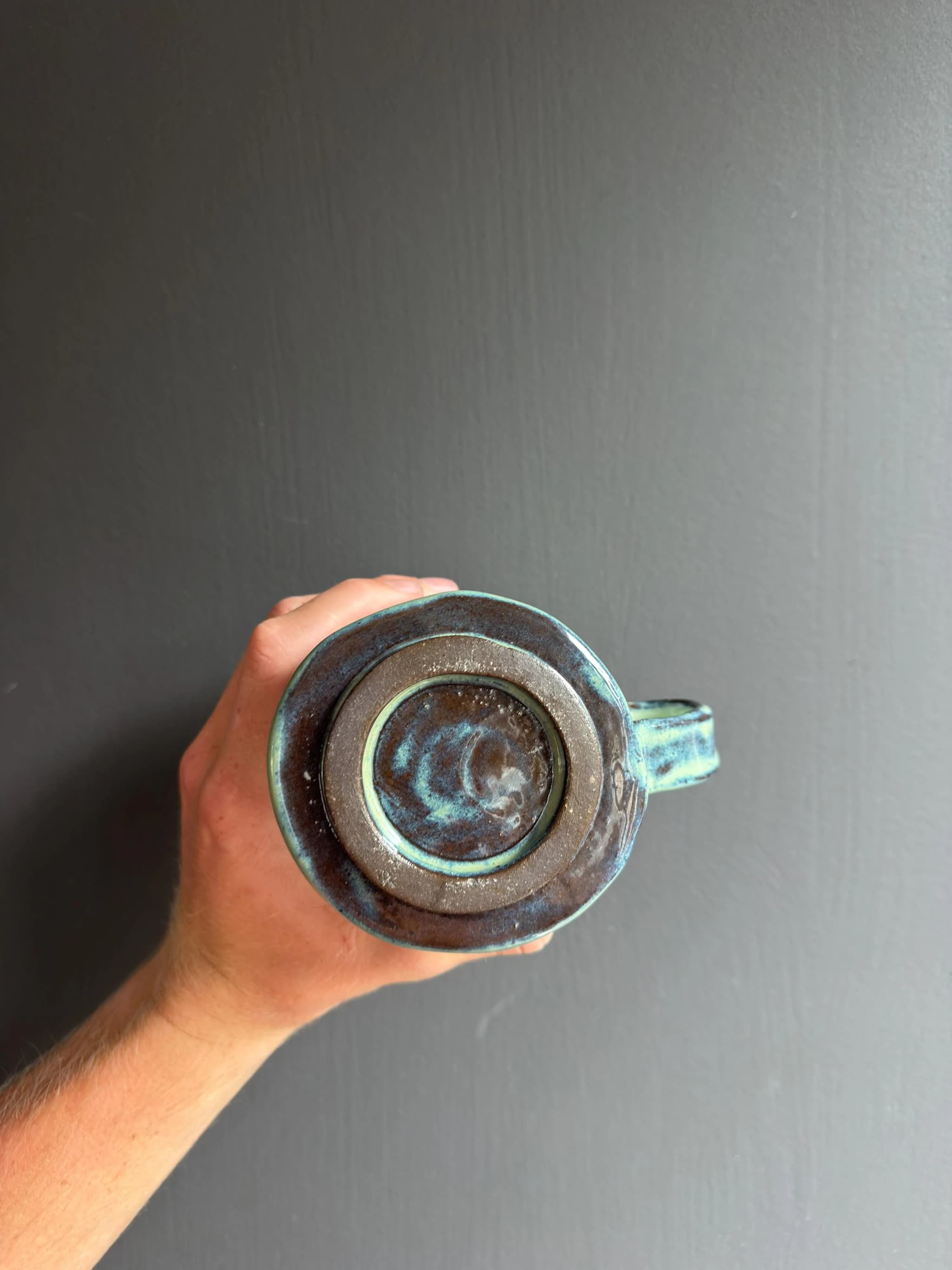 Sea Foam Speckled Coffee Mug, Coastal Ceramic Cup, Handmade Dutch Pottery — foto 6