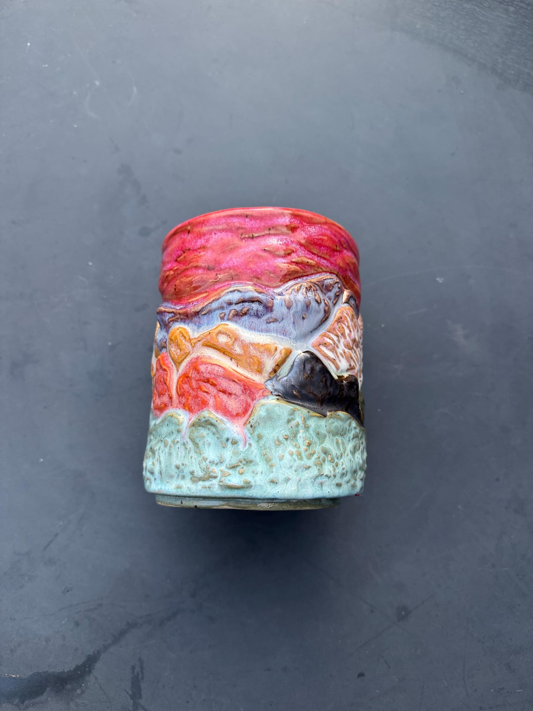 Coral Ridge Sunset Vase, Sculpted Reef Landscape, Handmade Pottery — foto 9