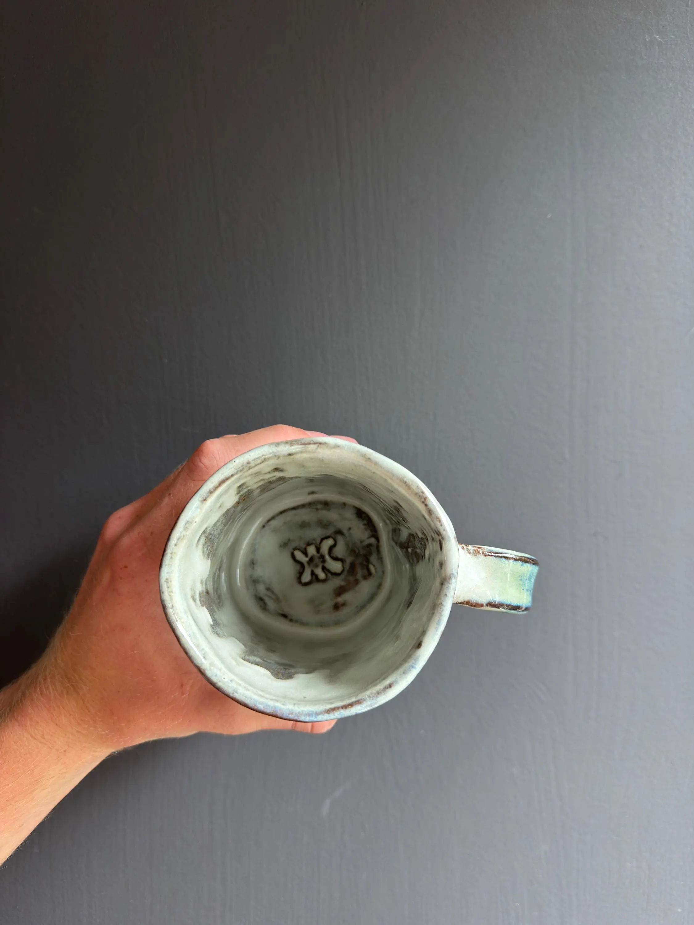 Sea Foam Speckled Coffee Mug, Coastal Ceramic Cup, Handmade Dutch Pottery — foto 5