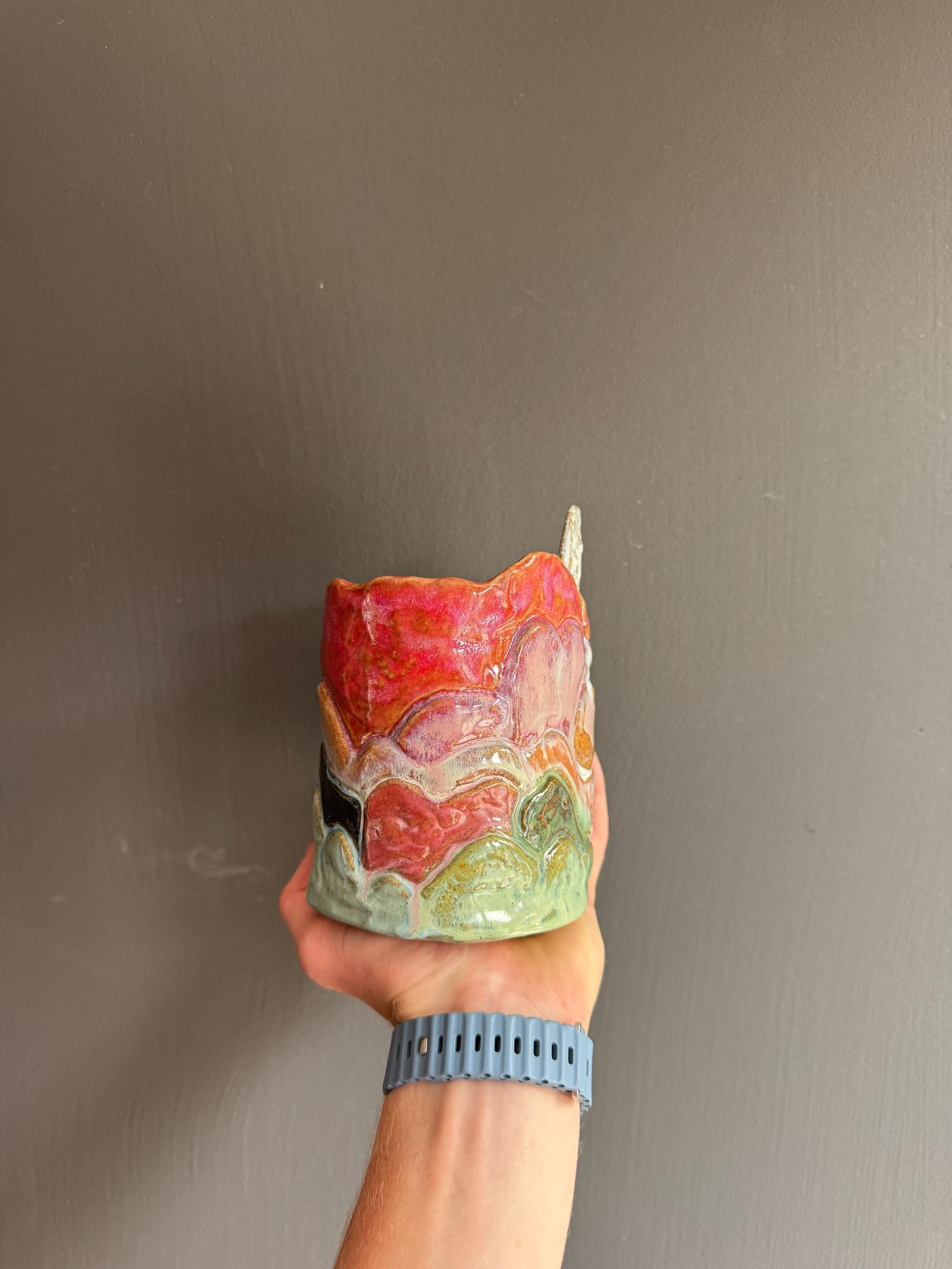 Coral Cliff Sculpted Vase, Sunset Mountain Handmade Pottery — foto 3