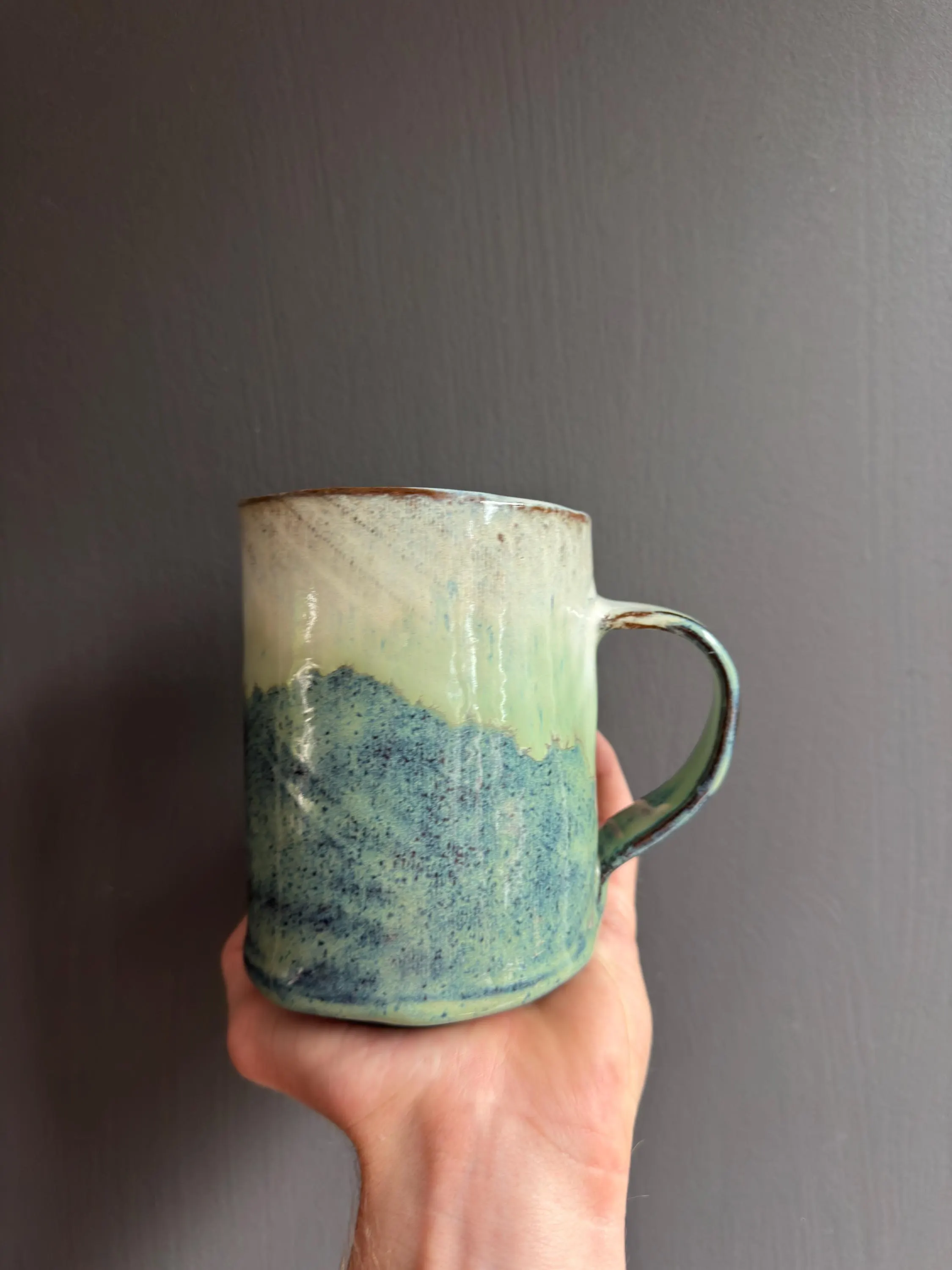 Sea Foam Speckled Coffee Mug, Coastal Ceramic Cup, Handmade Dutch Pottery — foto 3