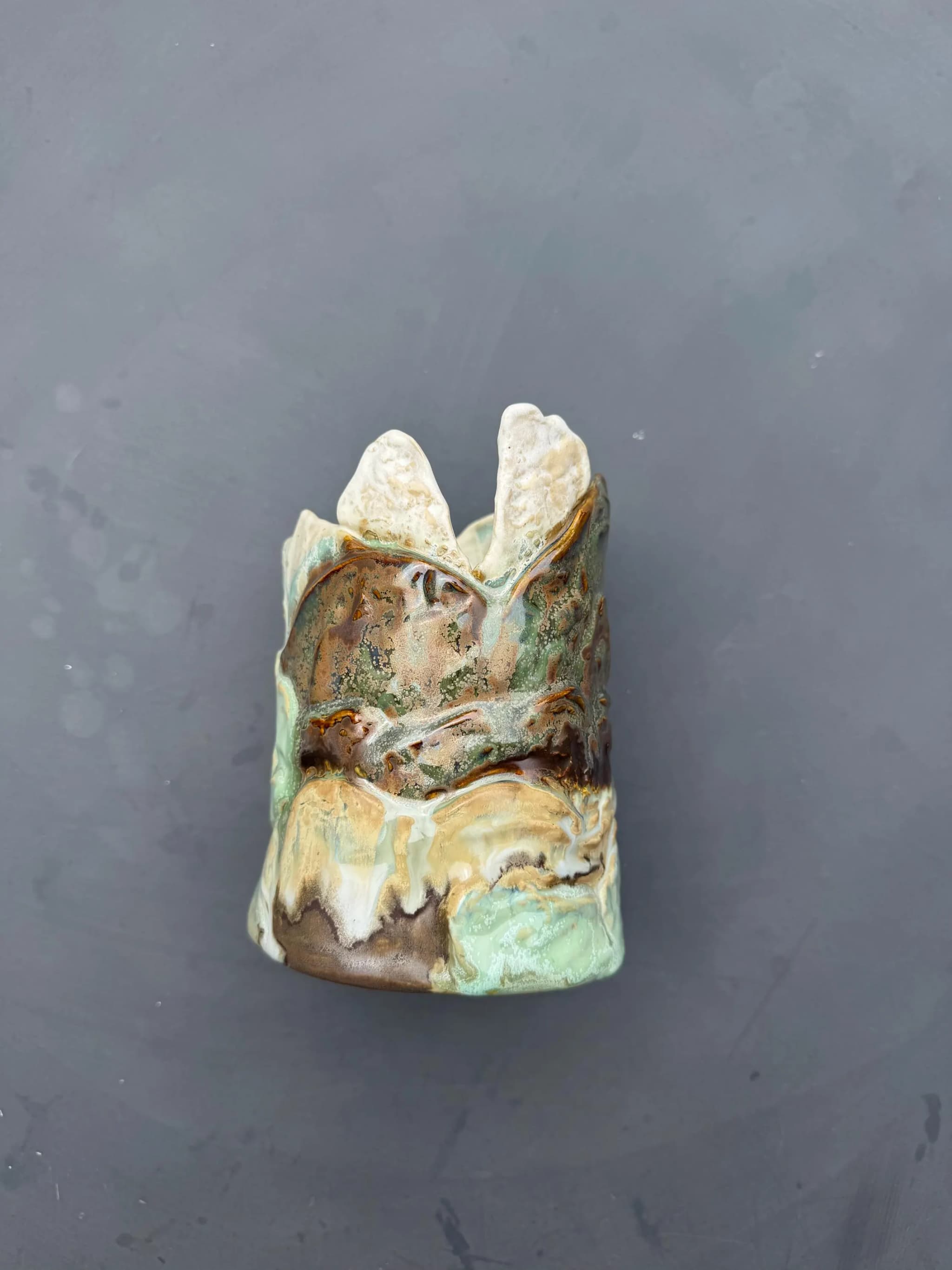 Alpine Peak Sculpted Vase, Snowcapped Mountain Ceramic, Handmade Pottery — foto 7