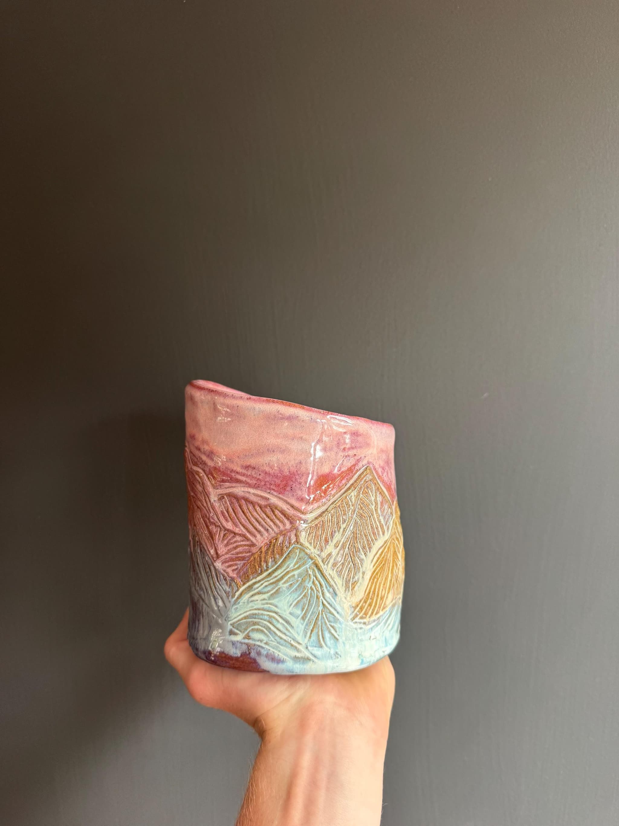 Mountain Lake Sunset Vase, Sculpted Alpine Ceramic, Handmade Pottery — foto 3