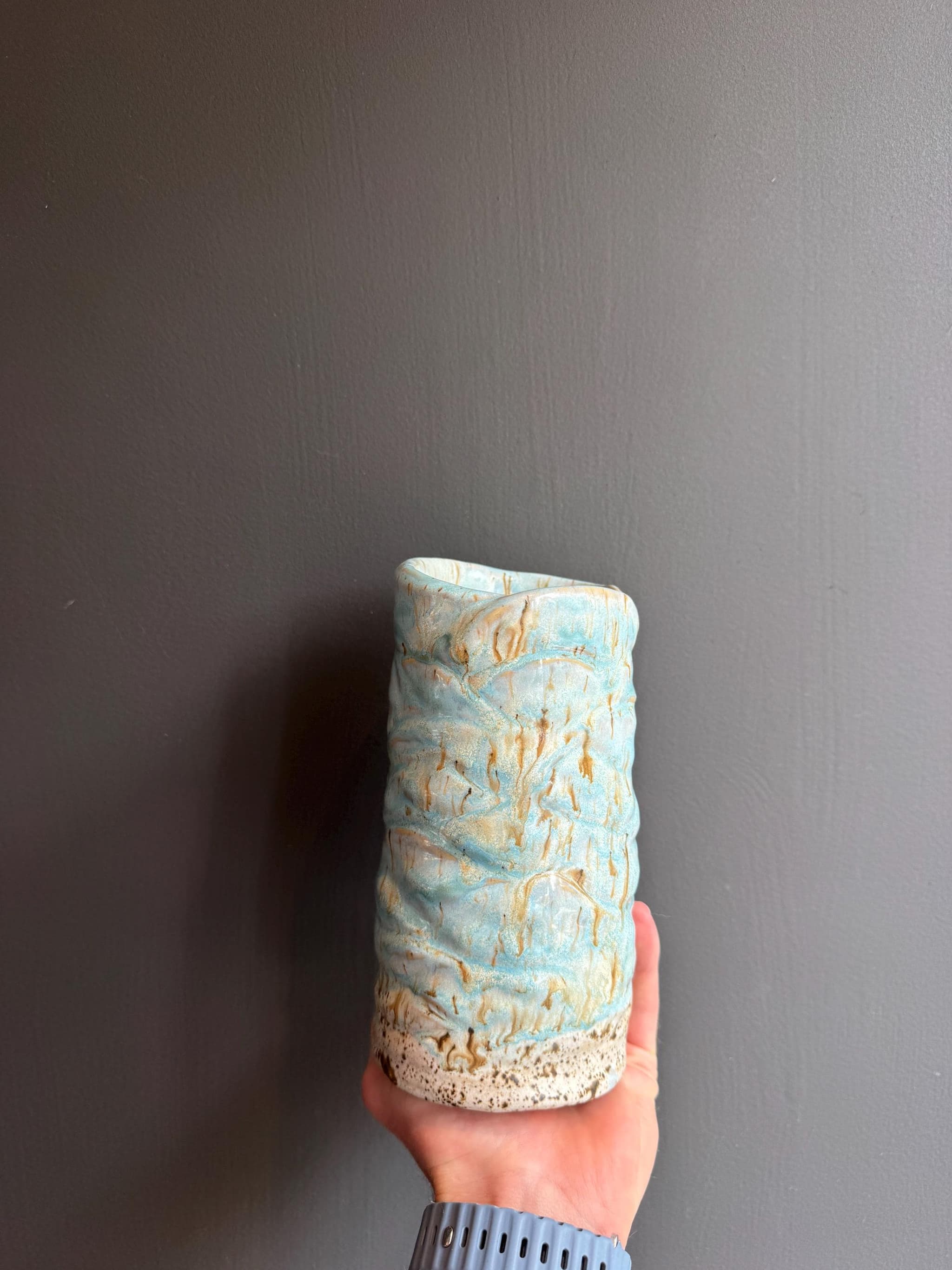 Tall Ceramic Cylinder Vase, Handmade Powder Blue Speckled Stoneware, 21cm Textured Minimalist Flower Vase — foto 4