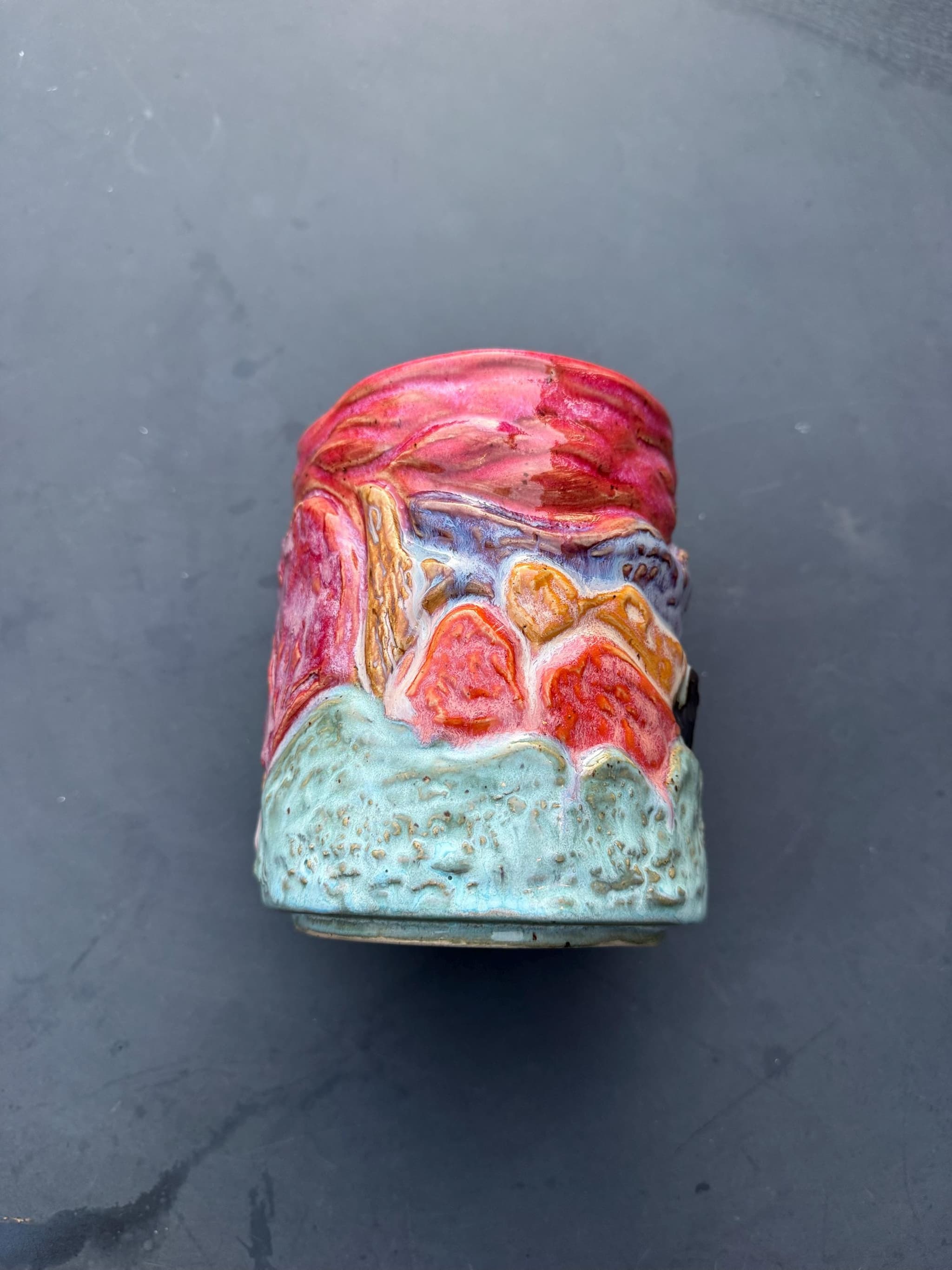 Coral Ridge Sunset Vase, Sculpted Reef Landscape, Handmade Pottery — foto 4