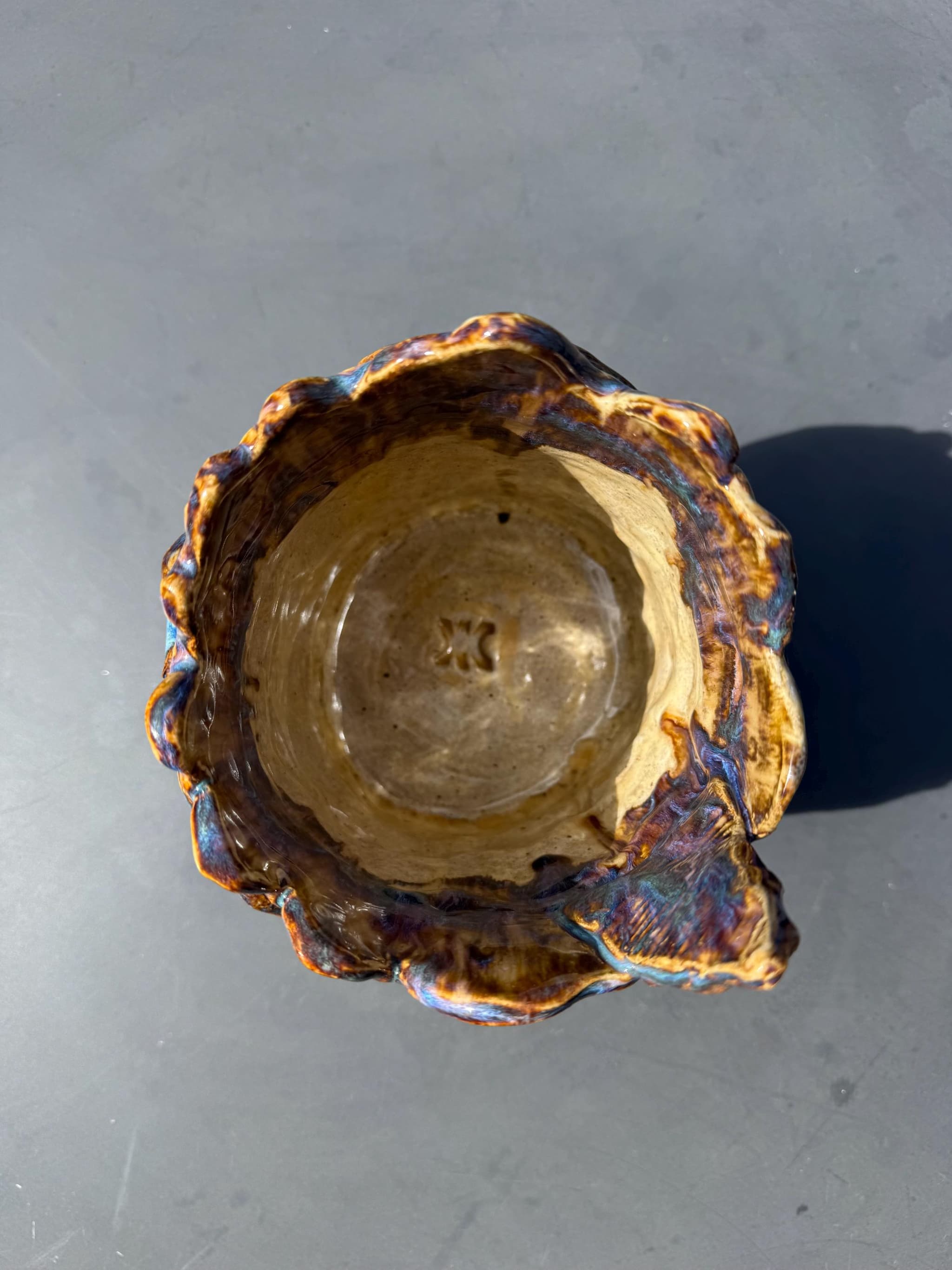 Large Sculpted Ceramic Vase, Handmade Blue Waterfall Drip Glaze Pottery, 21cm Mountain Statement Vessel — foto 12