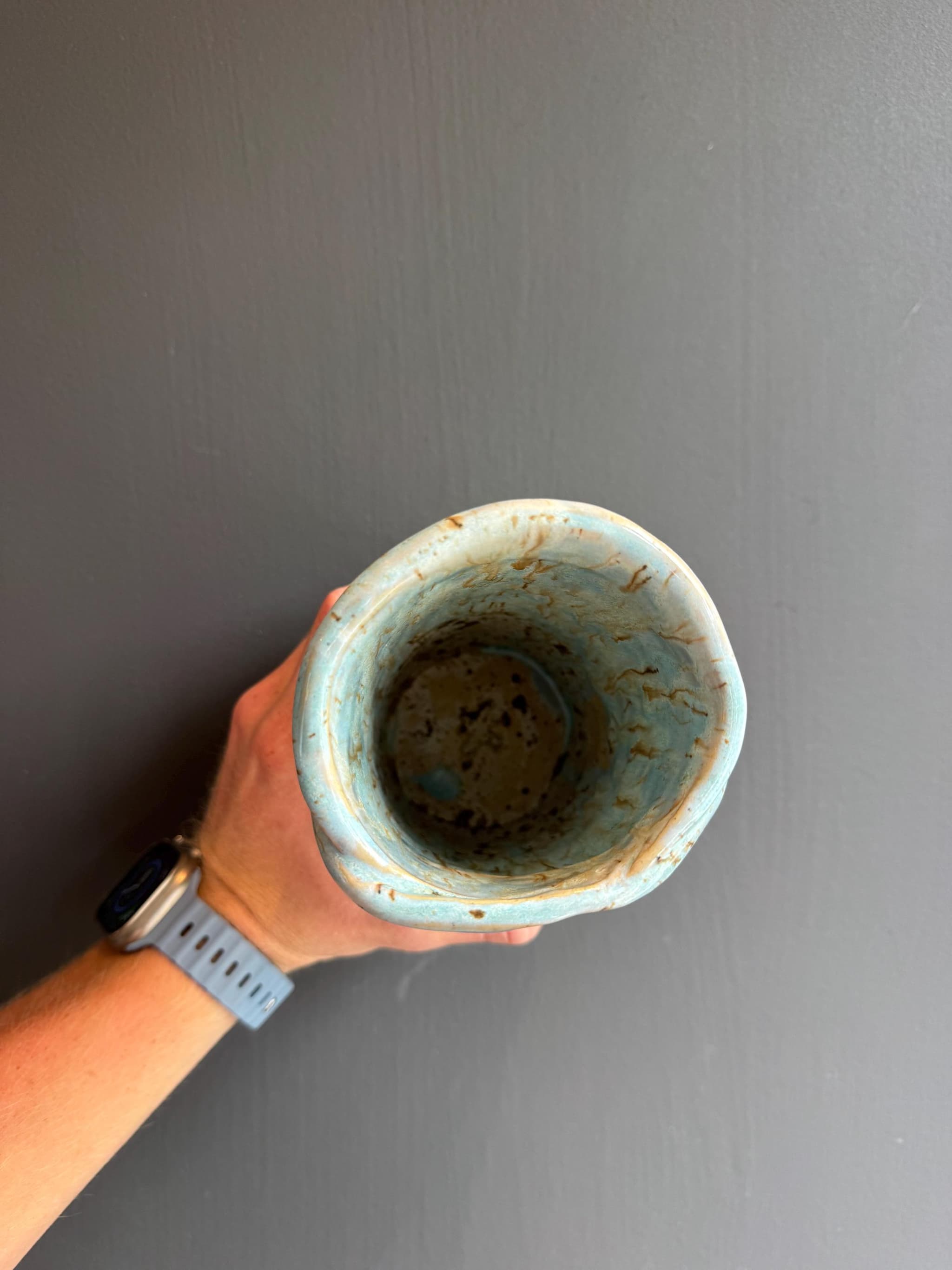 Tall Ceramic Cylinder Vase, Handmade Powder Blue Speckled Stoneware, 21cm Textured Minimalist Flower Vase — foto 5