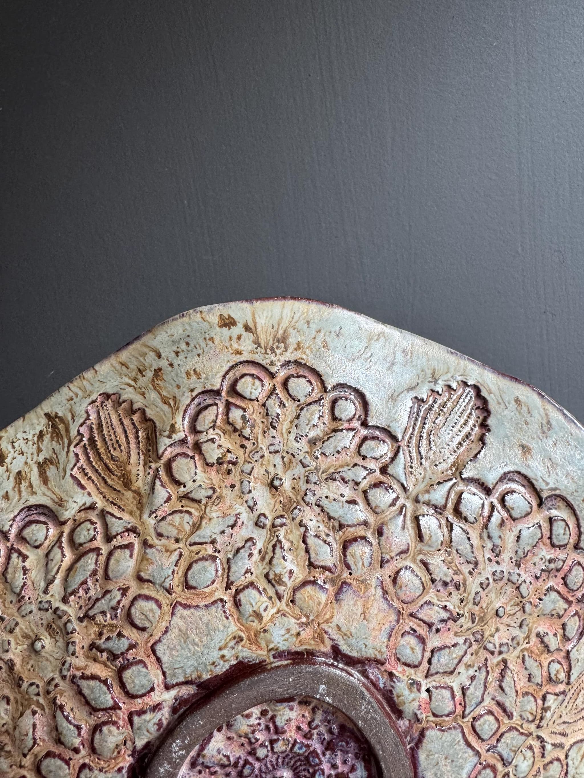 Vintage Doily Fruit Bowl, Rustic Lace Ceramic, Handmade Dutch Pottery — foto 4