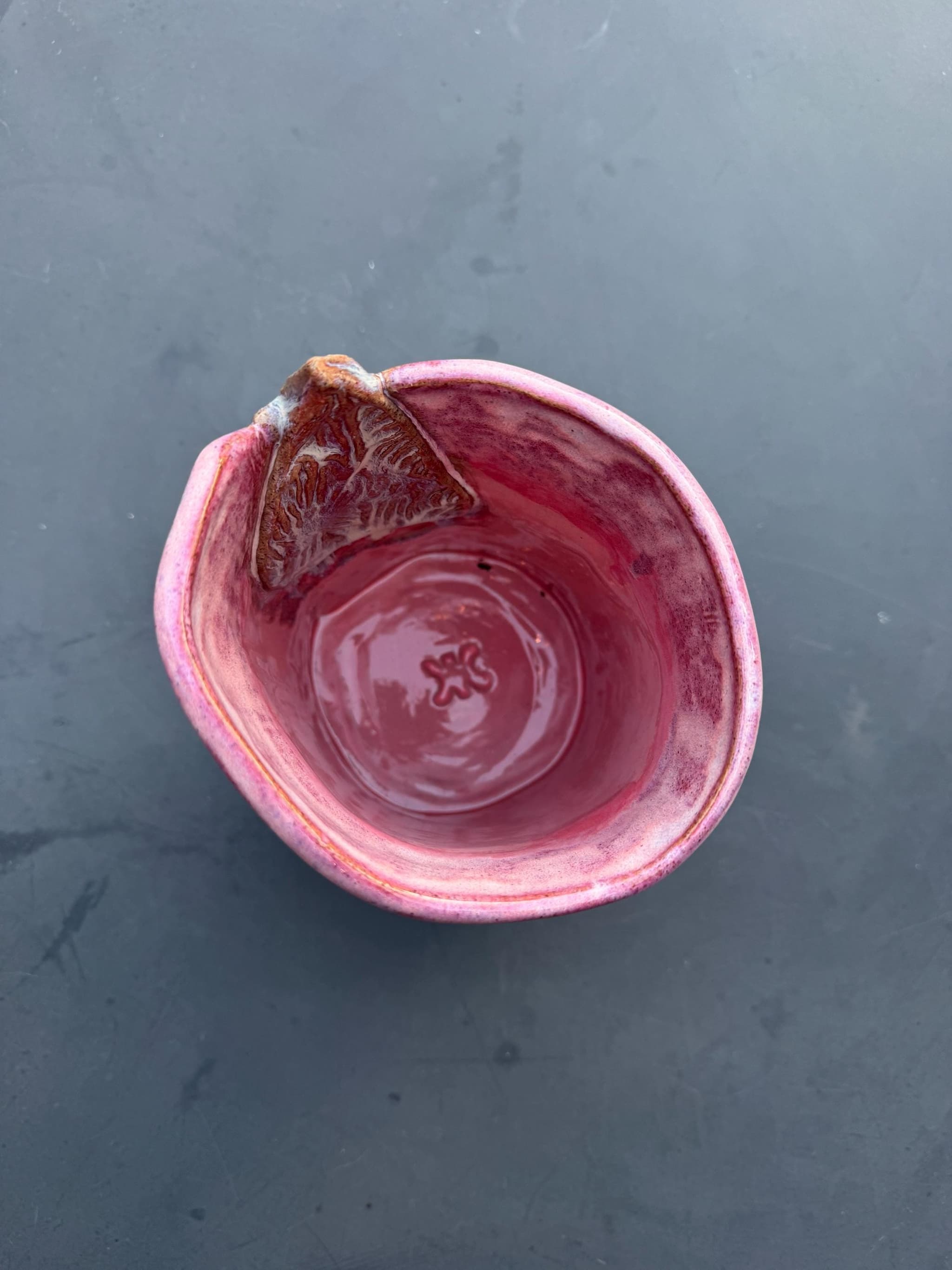 Sunset Fern Mountain Vase, Pink Sculpted Ceramic, Handmade Pottery — foto 4