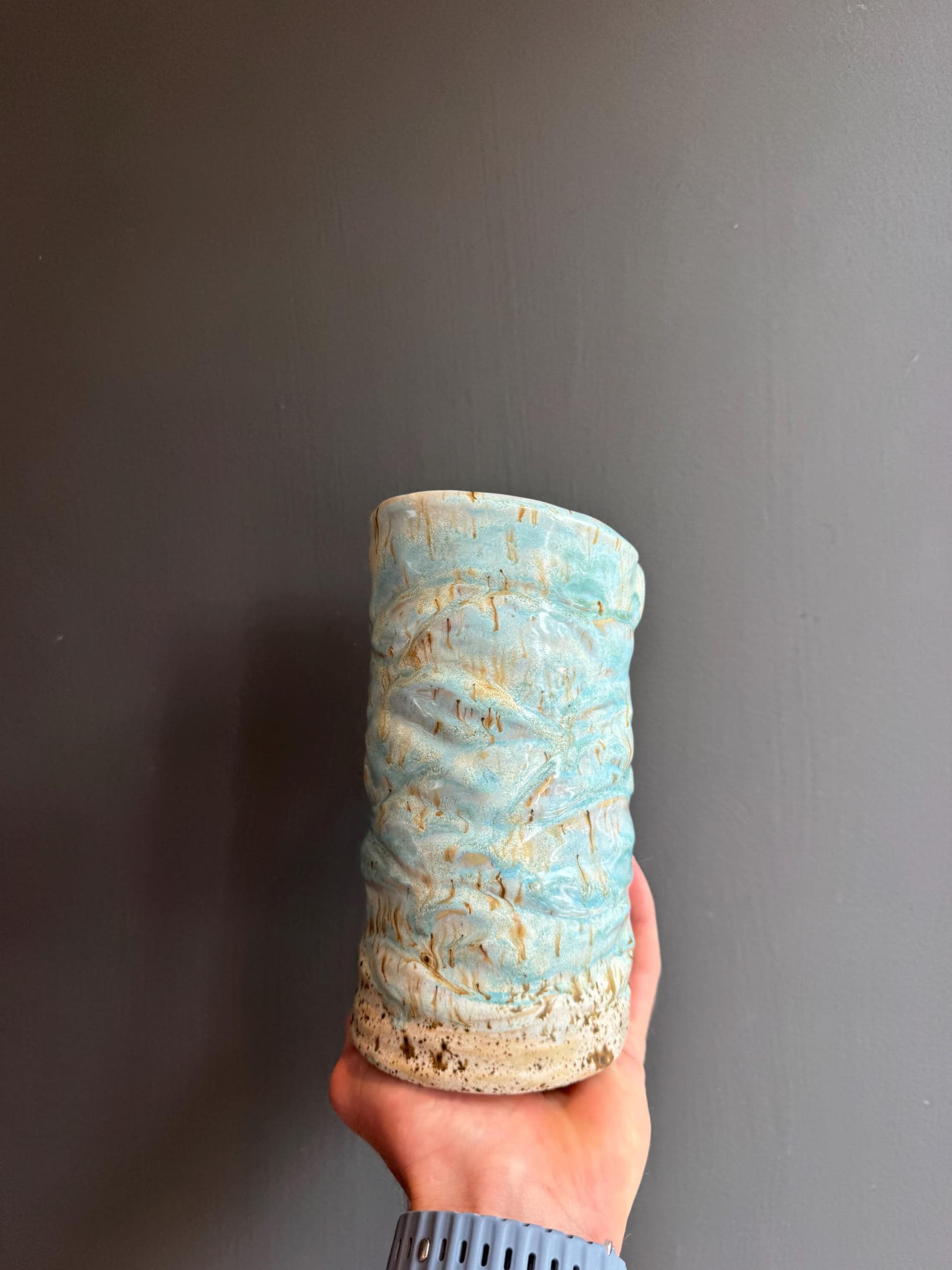 Tall Ceramic Cylinder Vase, Handmade Powder Blue Speckled Stoneware, 21cm Textured Minimalist Flower Vase — foto 3