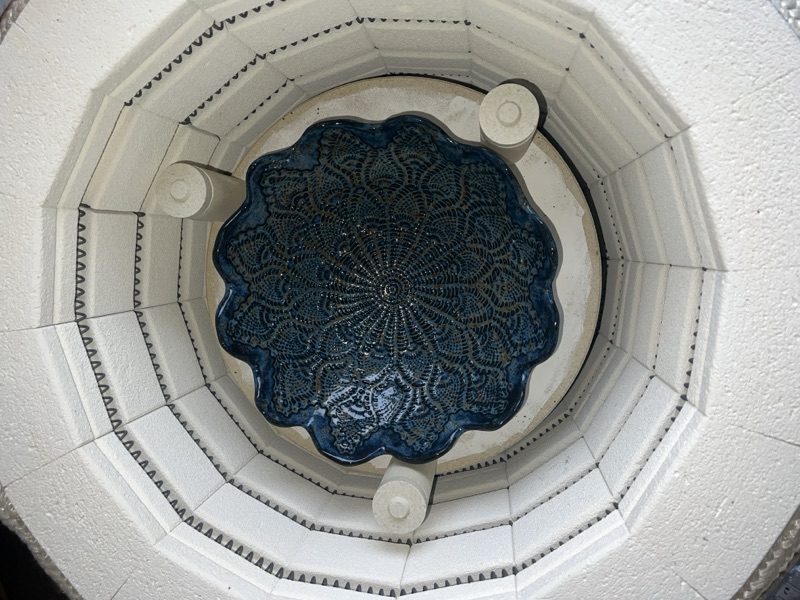 Lace Bowl met blauw glazuur